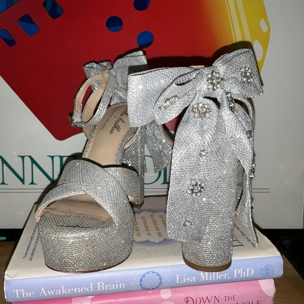 Antonio Melani x Nicola Bathie Lila Silver Platform Embellished Bow Heels Size 6